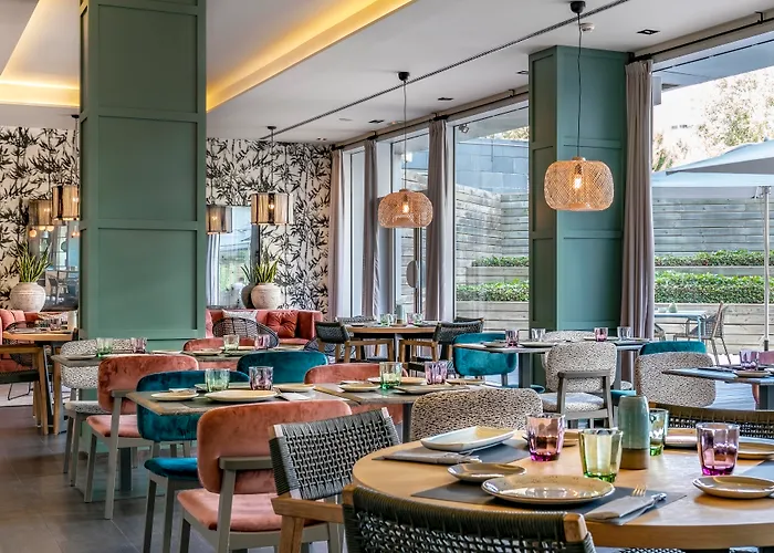 Vincci Maritimo Szálloda